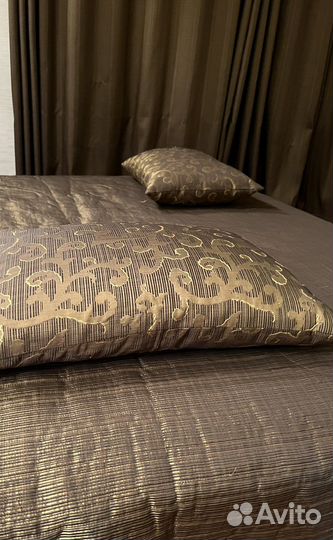 Продаю шторы, покрывало, 2 подушки