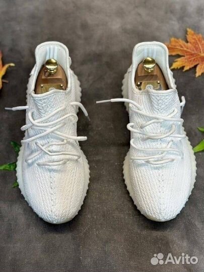 Adidas yeezy boost 350 великан белые разм. 46