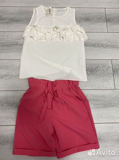 Костюм для девочки рост 152 новый