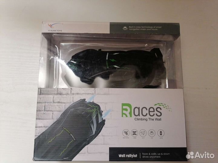 Ездит по стене машина