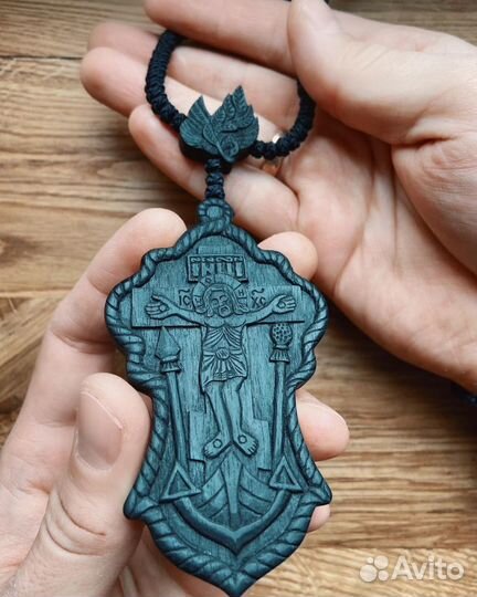 Крест нательный из дерева ручной работы