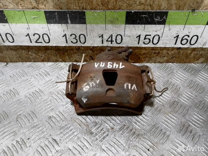 Суппорт передний левый Nissan Avenir 1995