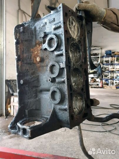 Блок двигателя Пежо J5 v2.5D