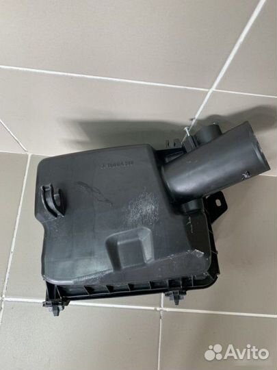 Корпус воздушного фильтра Mitsubishi Outlander