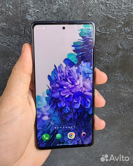 Телефон Samsung S20FE