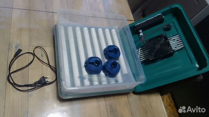 Инкубатор для яиц автоматический