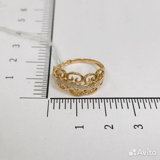 Золотое кольцо с бриллиантом