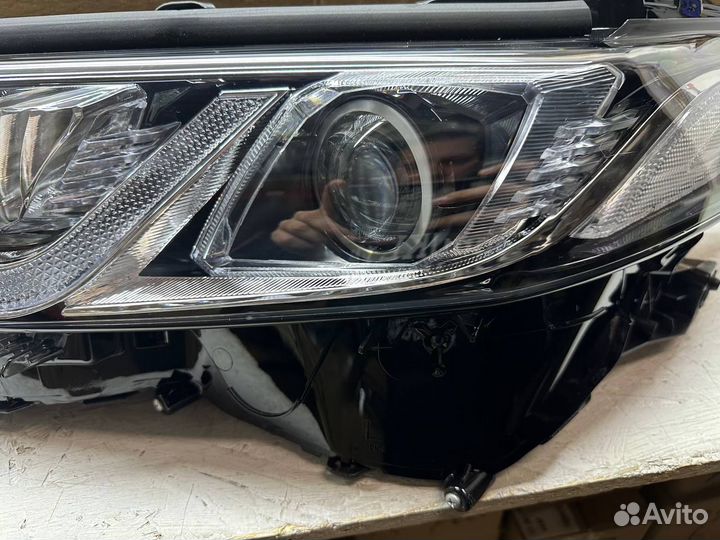 Toyota camry v70 фара левая в сборе LED полоса