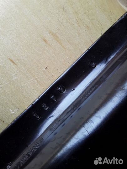 Продам нижний (левый) рычаг Lincoln Town Car