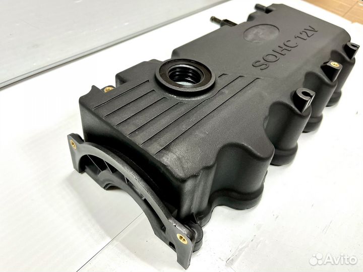 Клапанная крышка Hyundai Accent 12 клапанный