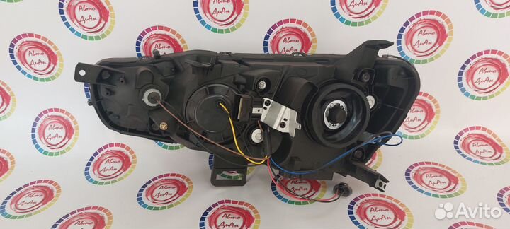 Блок фара Лансер 10 под мех. корректор правая