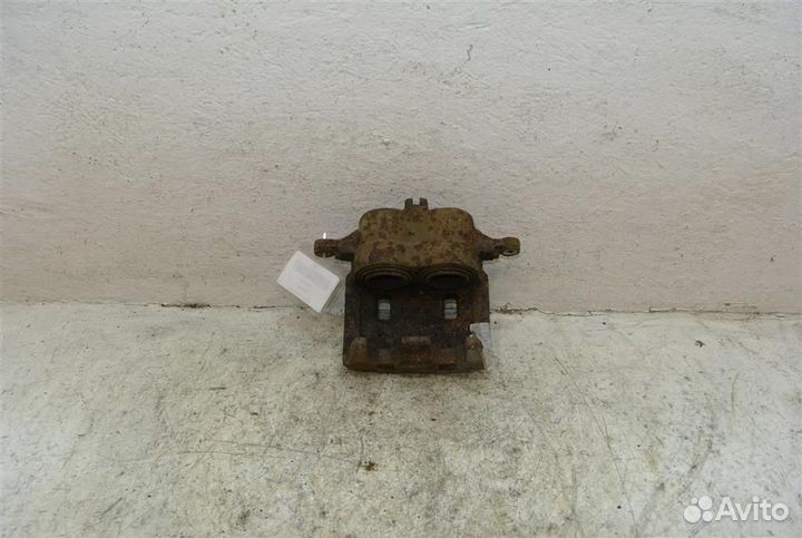 Суппорт передний правый Nissan X-Trail (T30) 2001