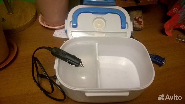 Контейнер для подогрева еды в авто