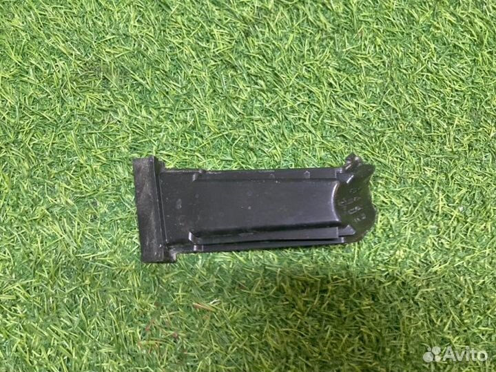 Крышка блока предохранителей Renault Logan 1 седан