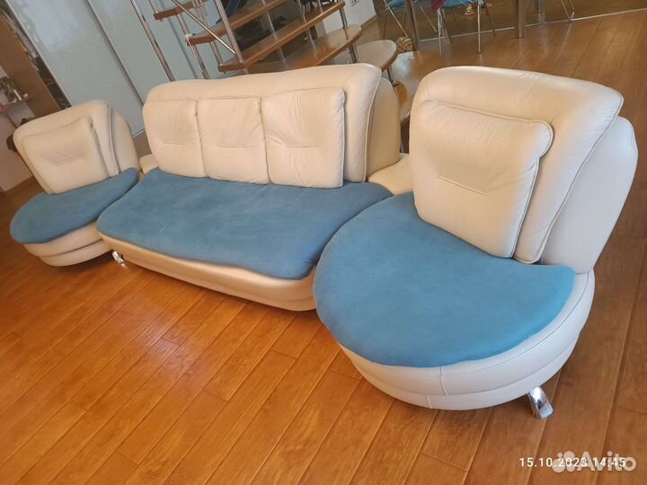 Кожаный диван и кресла