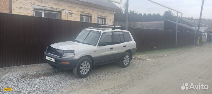 Toyota RAV4 2.0 AT, 1996, 233 000 км