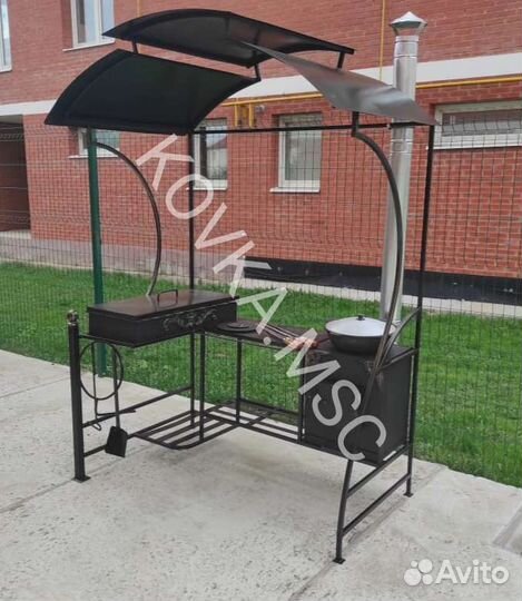 Мангал с крышей