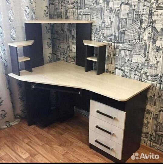 Компьютерный стол