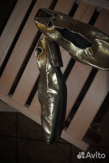 Золотые кожаные тапочки для восточных танцев