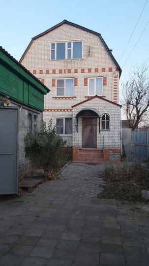 Дом 180 м² на участке 8 сот.