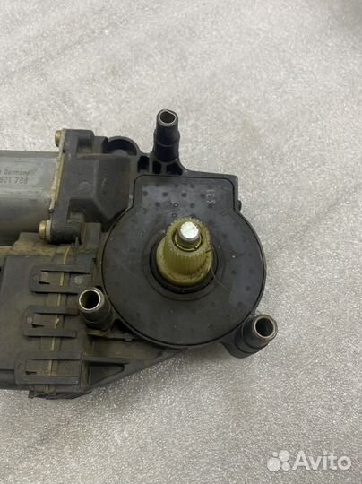 Мотор стеклоподъемника передний правый Ауди А4 Б5