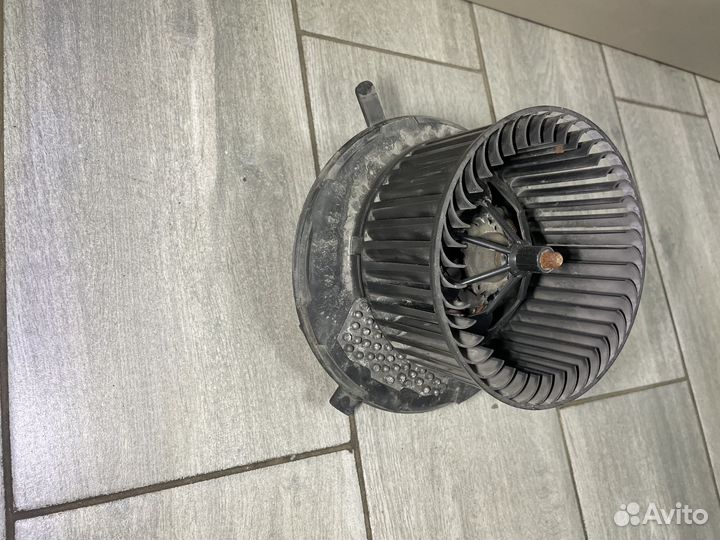 Моторчик печки Фольксваген Пассат Б6