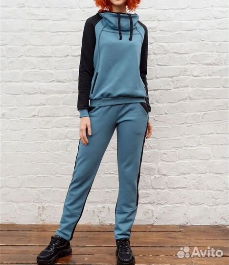 Спортивный костюм женский