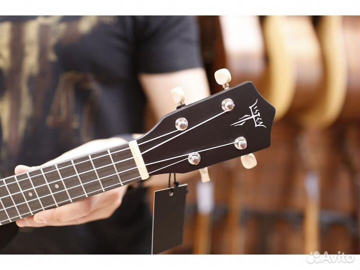 Listen LIS-100BK Укулеле сопрано, цвет черный