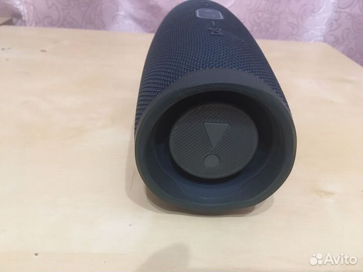 Портативная колонка jbl чардж 4