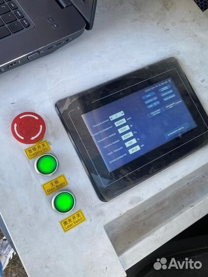 Лазерный аппарат для чистки металла