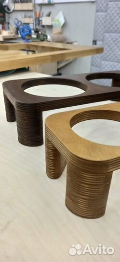 Деревянная подставка для кошачих мисок из фанеры