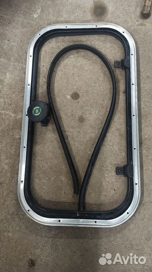 Люк на Дифендер