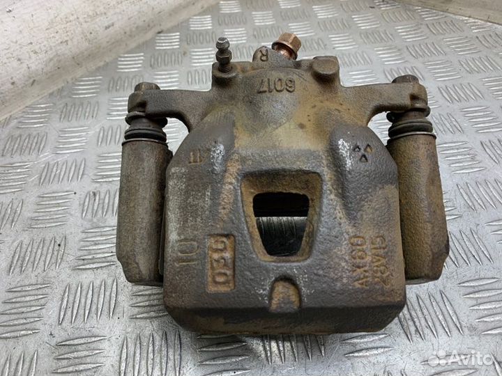 Суппорт тормозной передний левый Lexus Rx300 MCU15