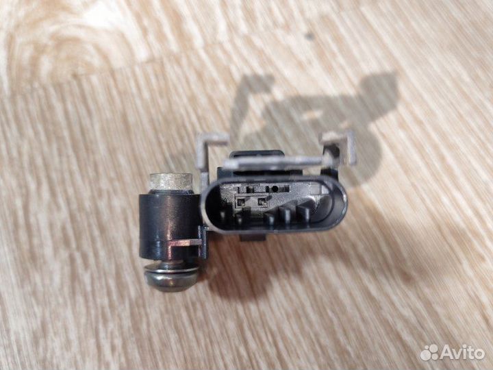 Датчик удара Bmw 5 F10 N52B30AF 2010