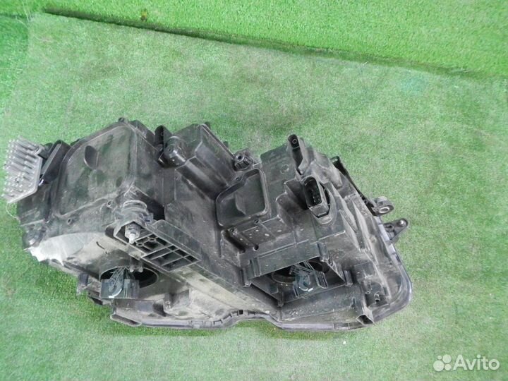 Фара левая Volkswagen Tiguan