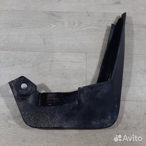 Брызговик передний LADA Largus 2013