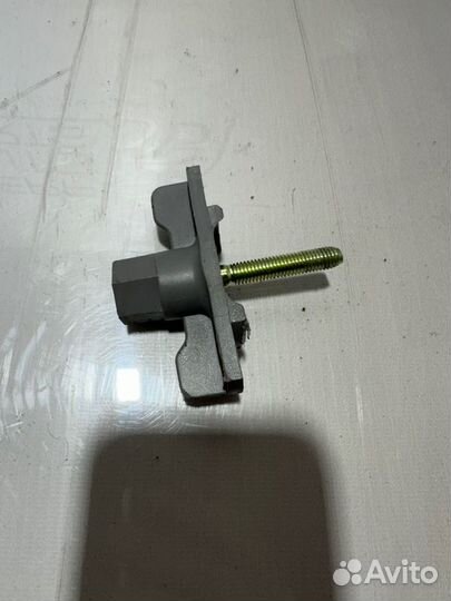 Крепление запасного колеса Kia Rio 2 JB G4EE 2011