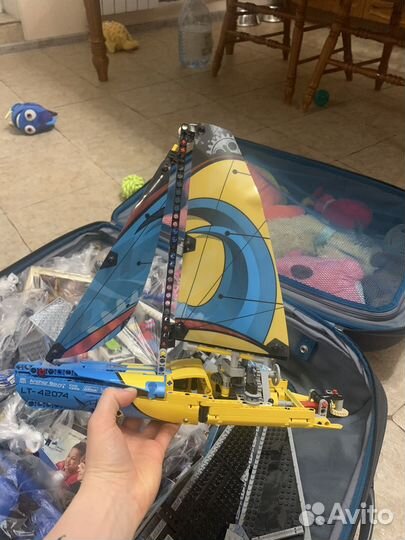 Лего парусник