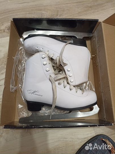 Коньки фигурные 36 для девочки