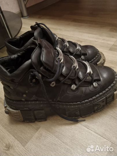 New rock M-wall106-S10