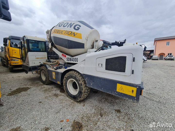 Автобетоносмеситель Yugong SDM4000, 2023