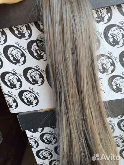 Волосы на заколках