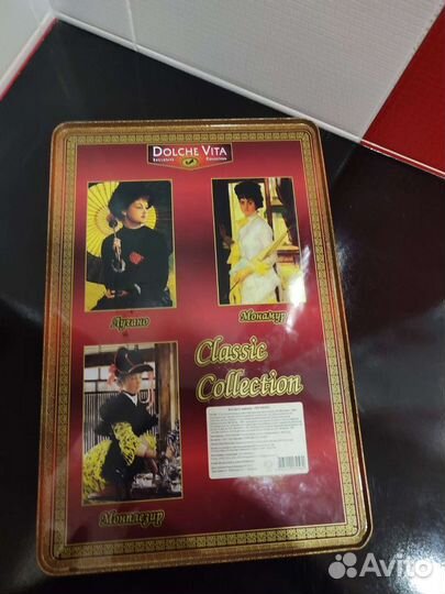 Подарочная жестянная коробка