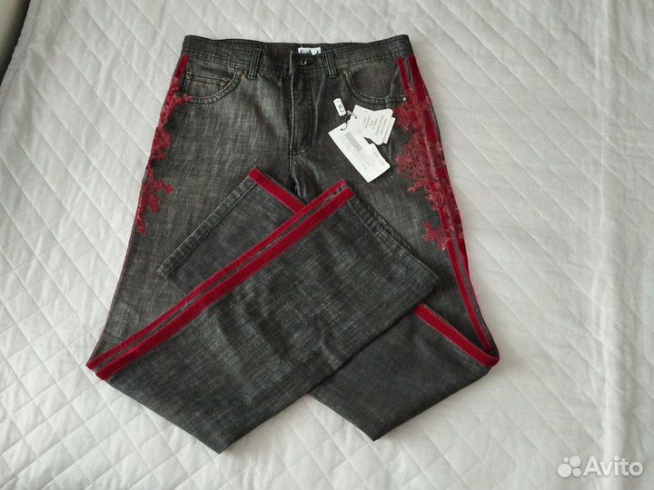 Джинсы женские