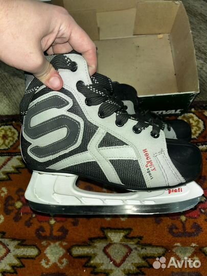 Коньки хоккейные 40 размер