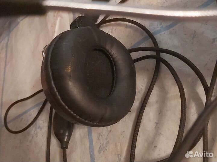 Игровые наушники с микрофоном Genius