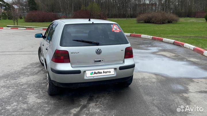 Volkswagen Golf 1.6 МТ, 2001, 293 000 км