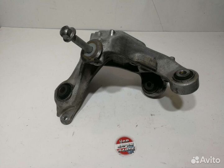 Кулак задний левый Honda Accord 8 K24A