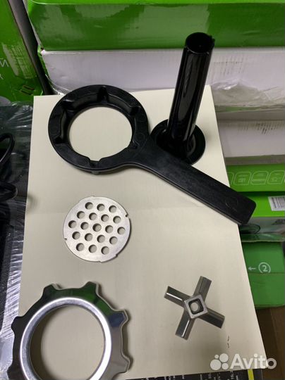 Металлическая Мясорубка Philips HR2735