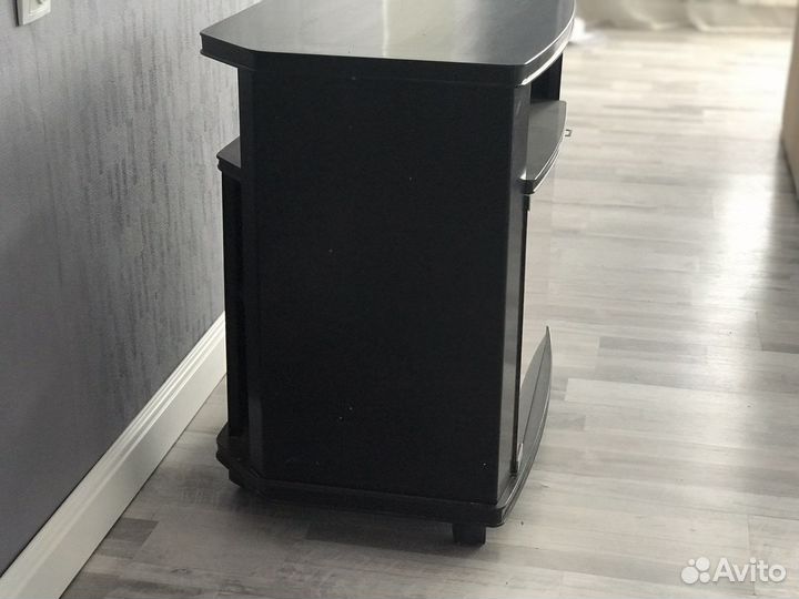 Тумба под телевизор